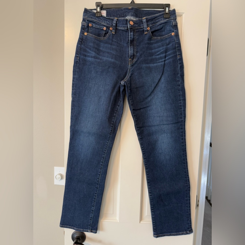 GAP classic straight leg jeans.  Mid Rise.  Size 30.  EUC